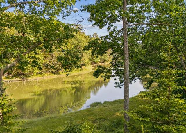Property at 29 Crows Nest Dr, Freeport, ME 04032