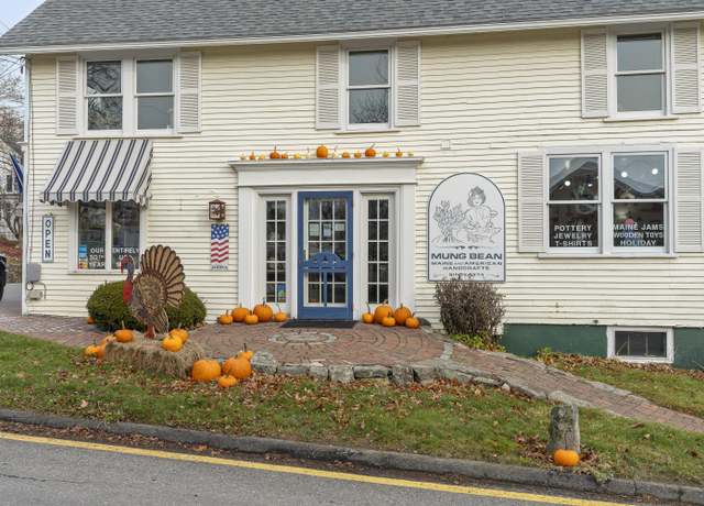 Property at 37 Townsend Ave, Boothbay Harbor, ME 04538, 4 beds, 2.5 baths