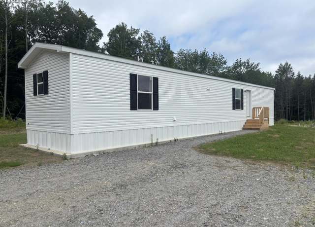 Property at 3 Fall Dr, Farmingdale, ME 04344, 2 beds, 2 baths