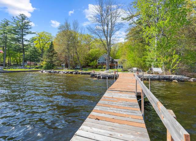 Property at 140 Deep Cove Rd, Raymond, ME 04071, 4 beds, 3.5 baths
