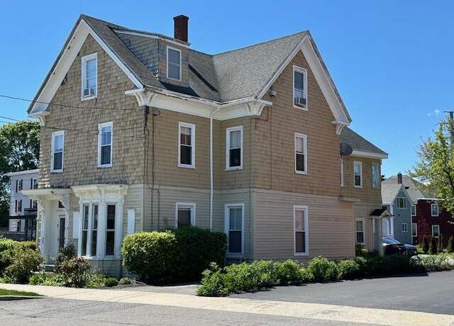 Property at 13 Ocean St, South Portland, ME 04106, 4 beds, 3 baths