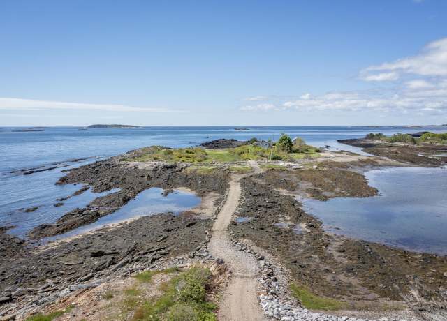 Property at 20 Long Point Is, Harpswell, ME 04079, 5 beds, 2.5 baths