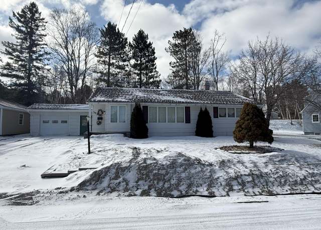 Property at 29 Pearl St, Fort Kent, ME 04743, 3 beds, 1 bath
