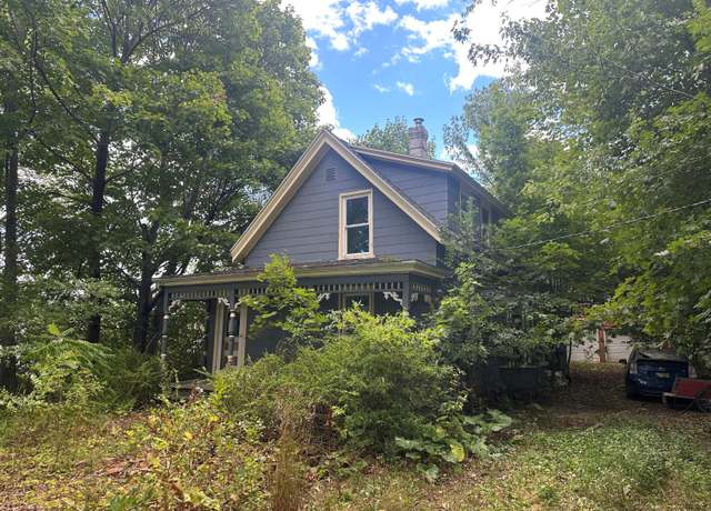 Property at 305 Old County Rd, Hampden, ME 04444, 3 beds, 2 baths