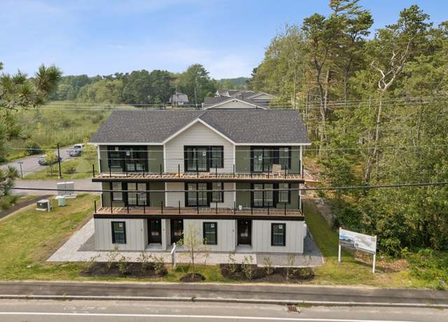 Property at 2 Overlook Dr #3, Old Orchard Beach, ME 04064, 2 beds, 2.5 baths