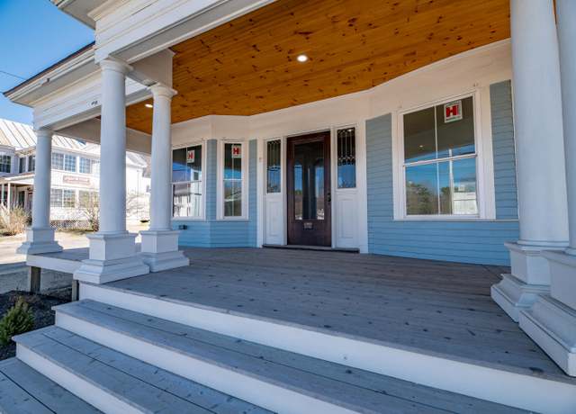 Property at 131 Madison Ave, Skowhegan, ME 04976, 4 beds, 3 baths