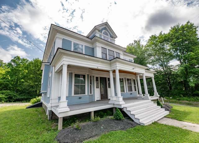 Property at 131 Madison Ave, Skowhegan, ME 04976, 4 beds, 3 baths