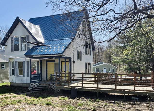 Property at 29 Fairmount Ave, Auburn, ME 04210, 3 beds, 1.5 baths