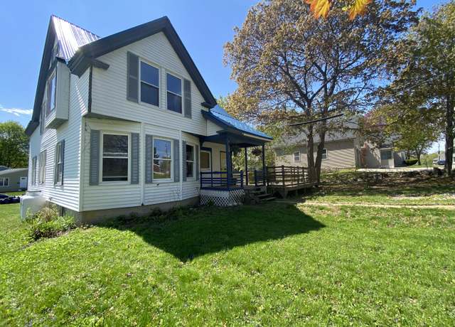 Property at 29 Fairmount Ave, Auburn, ME 04210, 2 beds, 1.5 baths