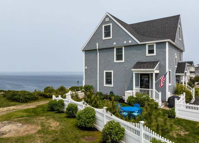 Property at 114 Broadway, York, ME 03909, 5 beds, 3 baths