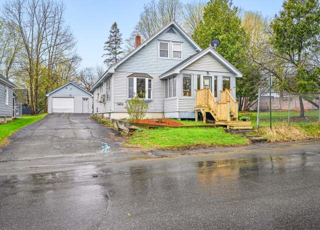 Property at 62 Oak St, Waterville, ME 04901, 3 beds, 1.5 baths
