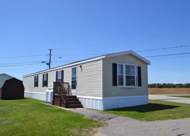 Property at 67 Scarponi Dr, Brunswick, ME 04011, 3 beds, 1 bath