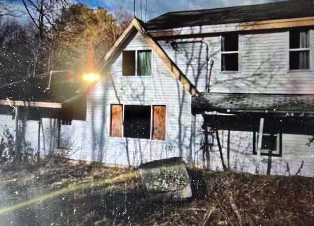 Property at 1717 Sanford Rd, Wells, ME 04090, 4 beds, 1 bath