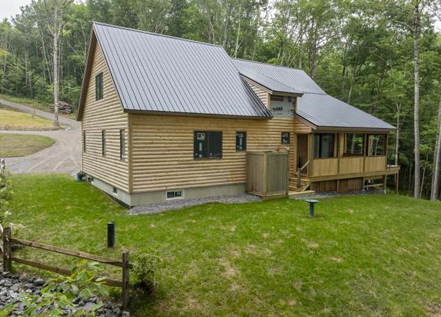 Property at 886 Middle Rd, Dresden, ME 04342, 3 beds, 2.5 baths