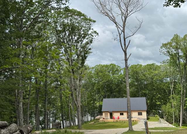 Property at 886 Middle Rd, Dresden, ME 04342, 3 beds, 2.5 baths