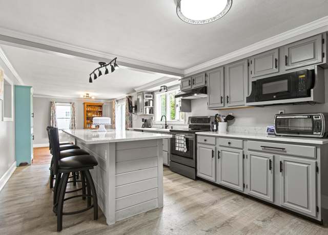 Property at 463 Brook St, Westbrook, ME 04092, 3 beds, 1.5 baths