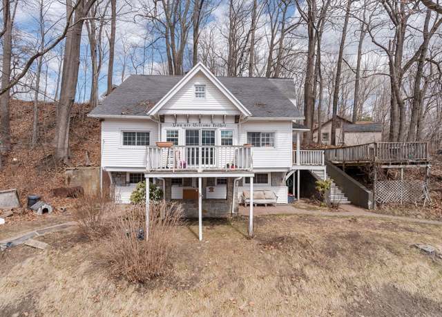Property at 84 Hillside Rd, Westbrook, ME 04092, 5 beds, 2 baths
