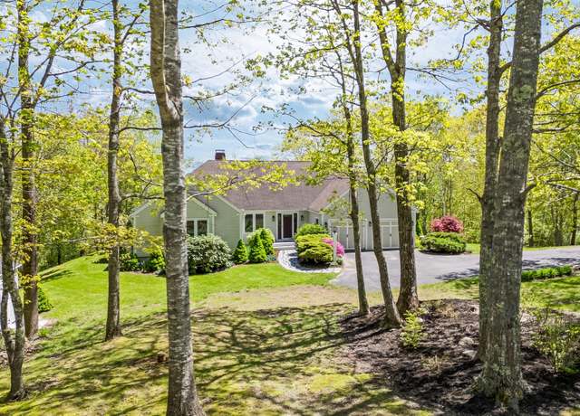 Property at 13 Wellington Dr, Rockport, ME 04856, 3 beds, 3 baths