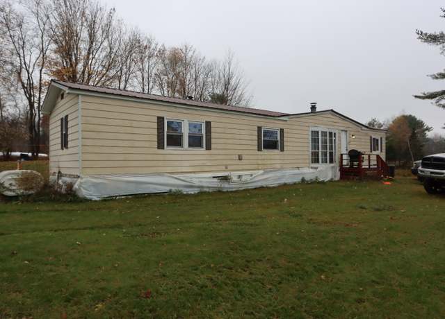 Property at 294 Depot St, Wilton, ME 04294, 2 beds, 1 bath