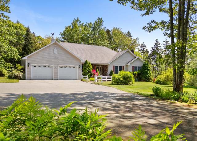 Property at 18 Patricia Ln, Saint George, ME 04859, 4 beds, 2.5 baths