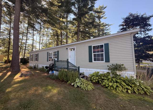 Property at 31 Franklin Pkwy, Brunswick, ME 04011, 3 beds, 2 baths