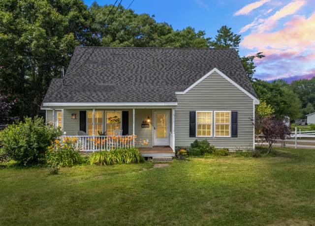 Property at 1044 Middle Rd, Woolwich, ME 04579, 3 beds, 2 baths
