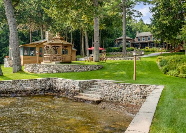 Property at 224 Ledges Rd S, Naples, ME 04055, 9 beds, 7.5 baths