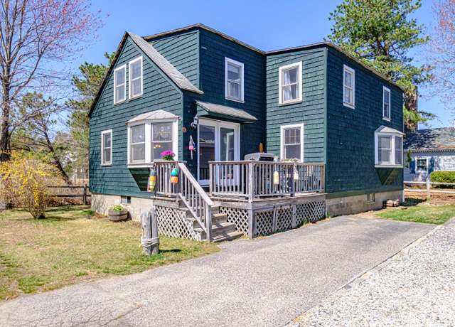 Property at 26 Weymouth Ave, Old Orchard Beach, ME 04064, 5 beds, 1 bath