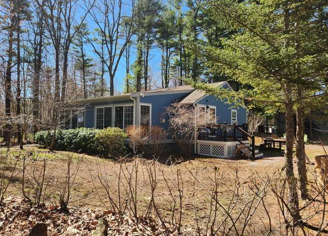 Property at 28 Paul St, York, ME 03909, 3 beds, 1 bath