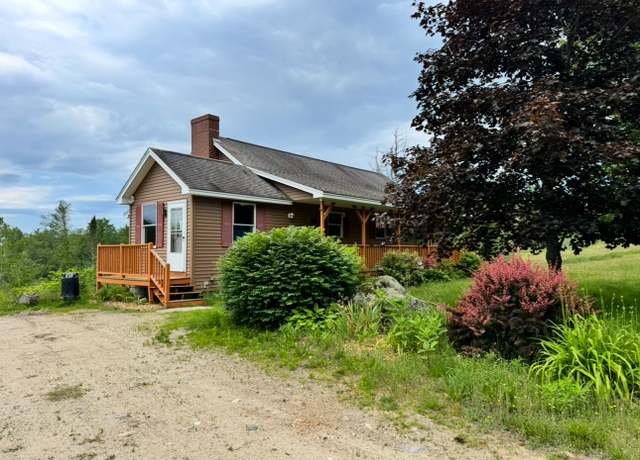 Property at 117 Steele Rd, Auburn, ME 04210, 3 beds, 2 baths