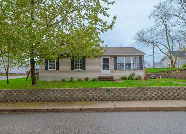 Property at 22 Tebbetts Ave, Sanford, ME 04073, 3 beds, 1 bath