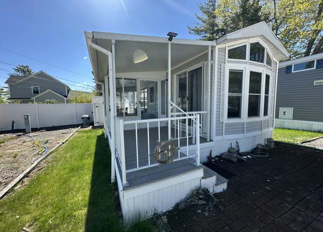 Property at 9 Bourne Ave Unit P4, Wells, ME 04090, 2 beds, 1 bath