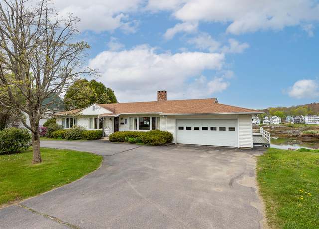 Property at 11 Atlantic Ave, Boothbay Harbor, ME 04538, 3 beds, 1 bath