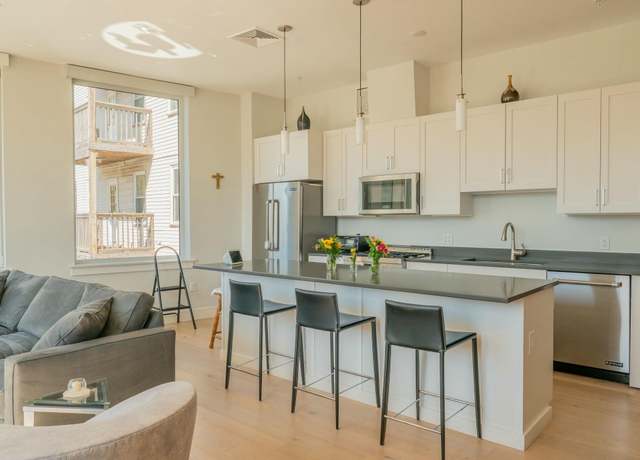 Property at 167 Newbury St #206, Portland, ME 04101, 2 beds, 2 baths