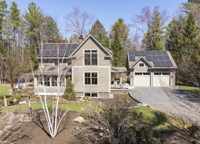 Property at 5 Treeline Dr, Freeport, ME 04032, 4 beds, 3 baths