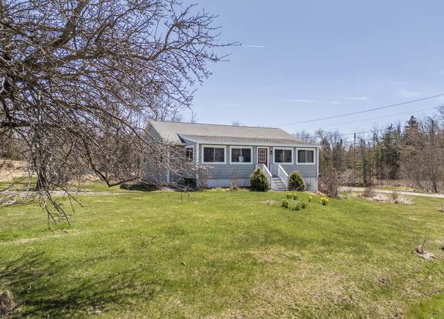 Property at 629 Fern Ave, Long Island, ME 04050, 2 beds, 1 bath