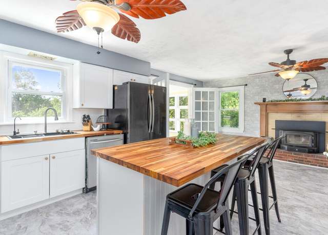 Property at 470 Main St, Waterville, ME 04901, 4 beds, 3.5 baths