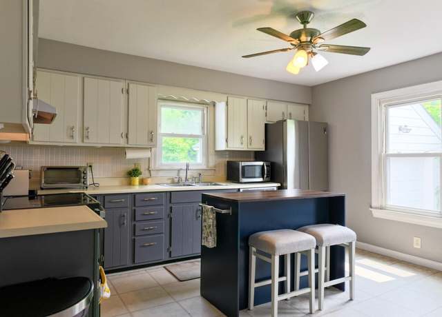 Property at 47 Central Ave, Waterville, ME 04901, 3 beds, 1.5 baths