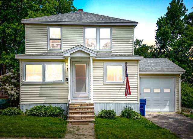 Property at 121 Bolton St, Portland, ME 04102, 3 beds, 1.5 baths