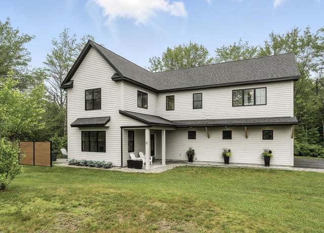 Property at 21 Renee Rd, Freeport, ME 04032, 4 beds, 2.5 baths