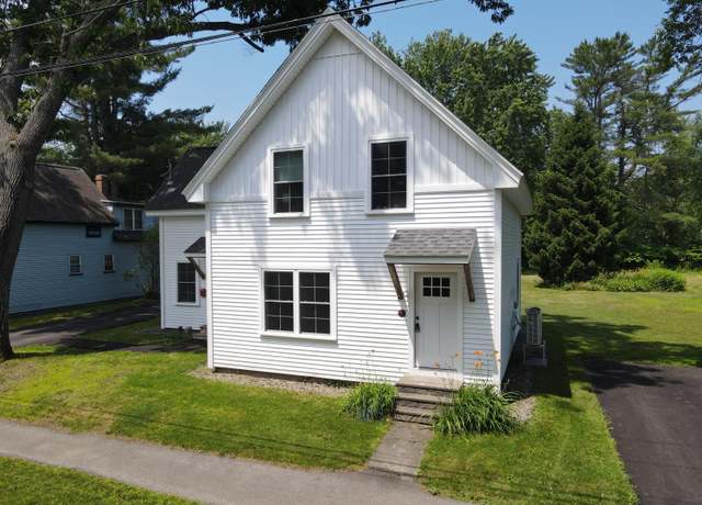 Property at 42 Hillside Rd, Orono, ME 04473, 3 beds, 2.5 baths
