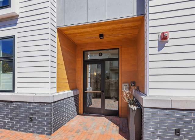 Property at 1 Joy Pl Unit 3A, Portland, ME 04102, 1 bed, 1 bath