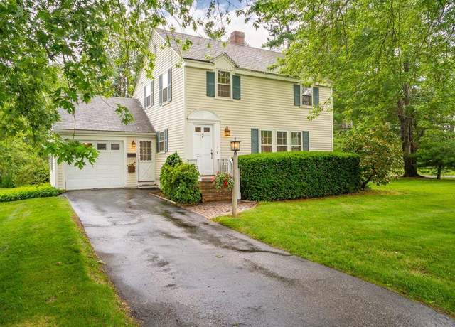 Property at 5 Phillips Rd, Falmouth, ME 04105, 3 beds, 1.5 baths