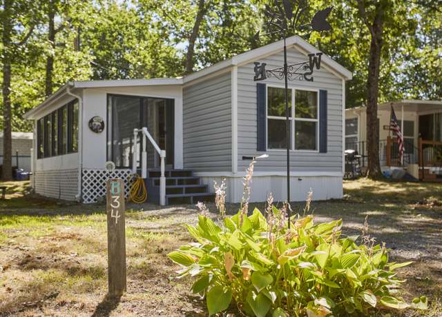 Property at 1 Robinson Way Unit B34, Kennebunk, ME 04043, 2 beds, 1 bath