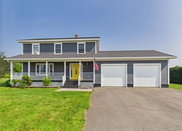 Property at 15 Superior Dr, Caribou, ME 04736, 3 beds, 2.5 baths