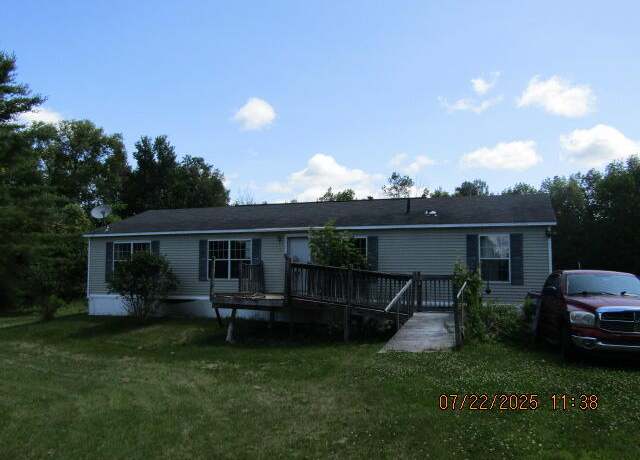 Property at 43 Stage Rd, Saint Albans, ME 04971, 3 beds, 2 baths