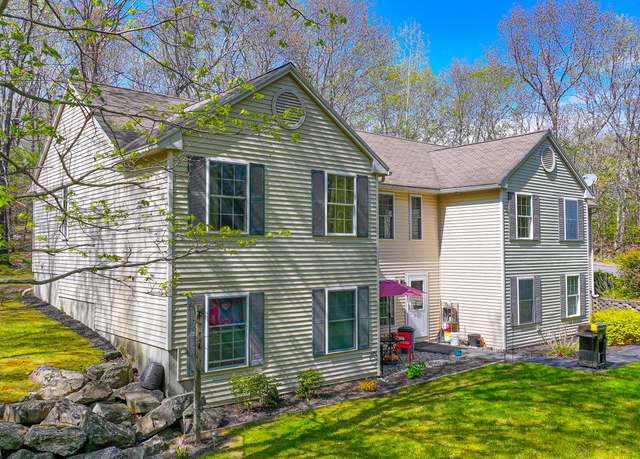 Property at 162 Roosevelt Trl #3, Casco, ME 04015, 3 beds, 1 bath