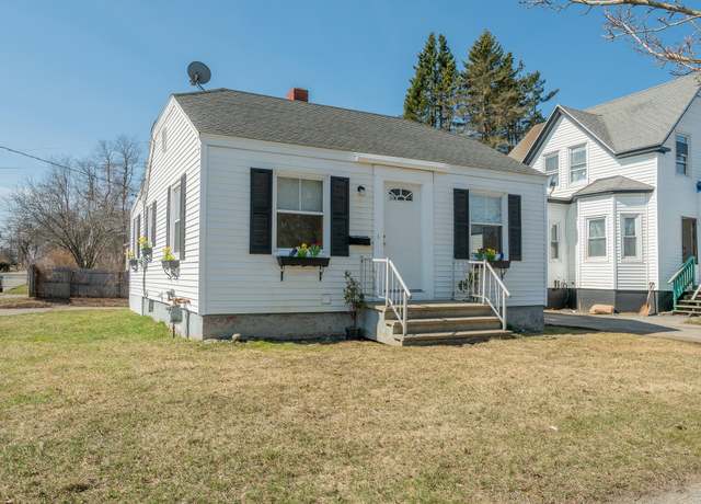 Property at 562 Washington Ave, Portland, ME 04103, 2 beds, 1 bath