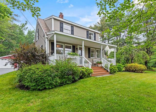 Property at 526 E Main St, Yarmouth, ME 04096, 4 beds, 2.5 baths