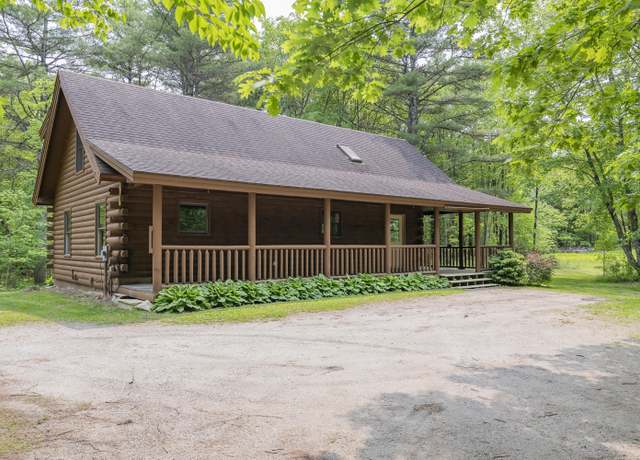 Property at 7 Babe's Pl, Topsham, ME 04086, 2 beds, 2 baths